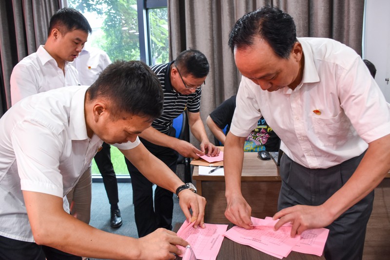 1593506277230047.jpg 11清點(diǎn)票數(shù)2.jpg